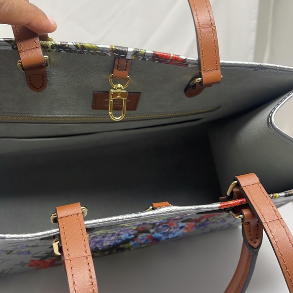 2022 Limited Edition Louis Vuitton OntheGo MM tote - Picture 6 of 7